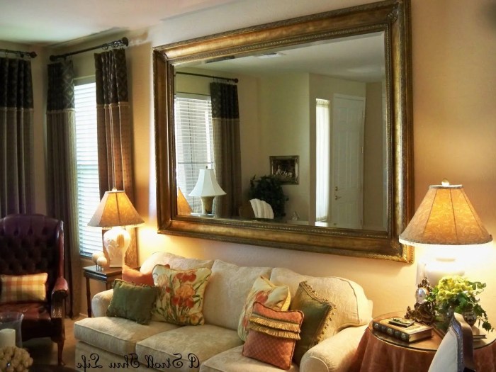 How to decorate mirrors in living room