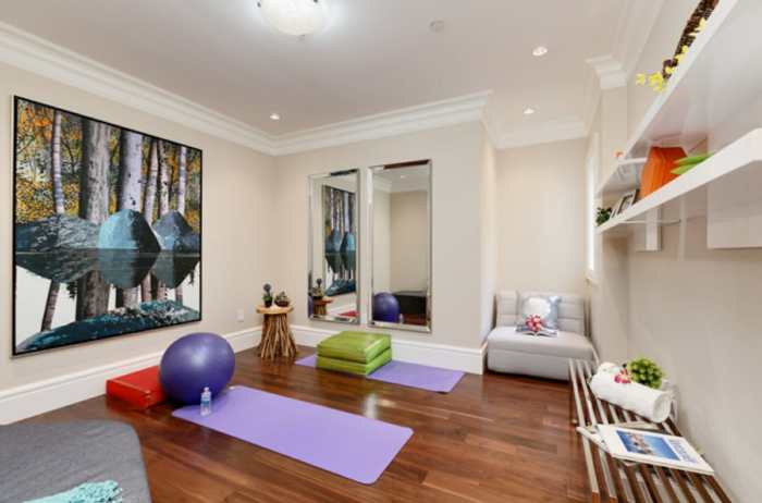 How to decorate a home yoga room