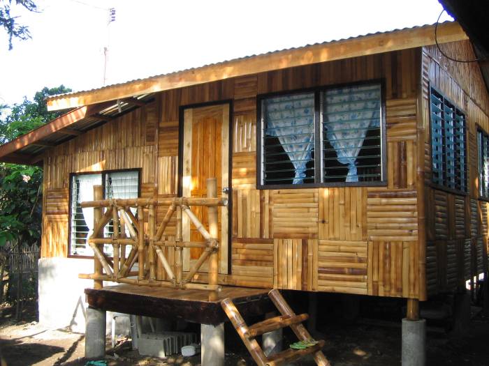 Desain teras rumah bambu